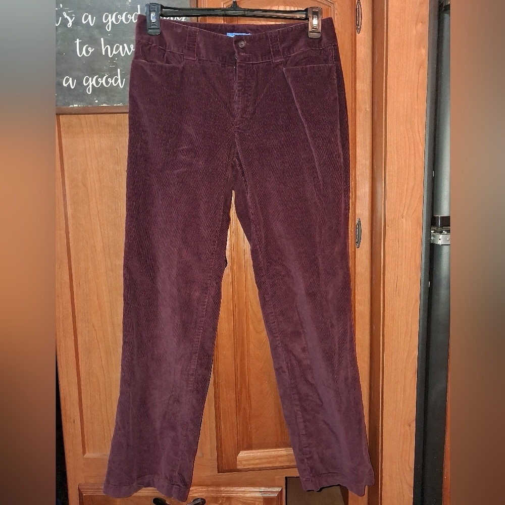 Dockers For Women Burgundy Corduroy Pants In A Size 10. EUC.